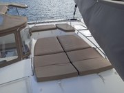Sun deck et poste de barre sur Océane, notre catamaran
