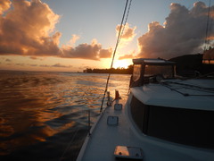 coucher de soleil en croisière en bateau d'hôtes en Guadeloupe